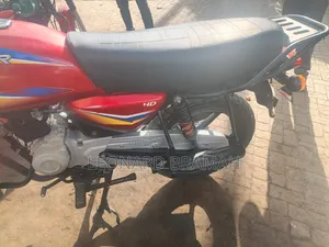 Bajaj Boxer 2021 Red