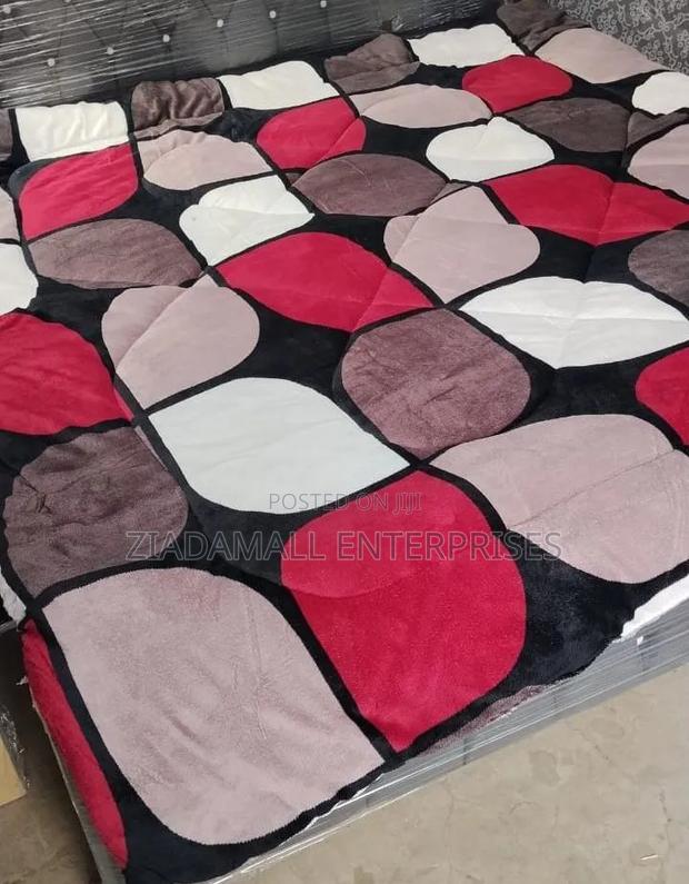 Single Woolen Duvet – Natural Warmth for Every Season