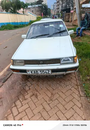 Toyota Corolla 1.3 Hatchback 1986 White