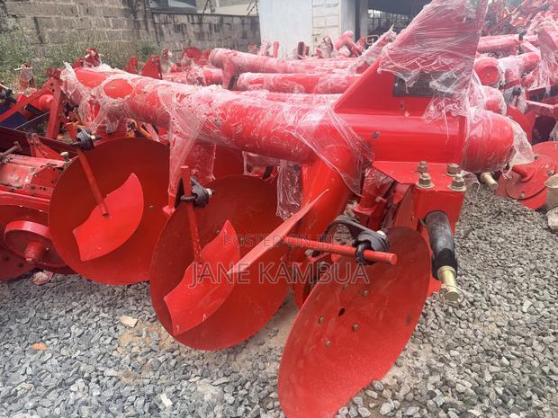 Mf 3disc Plough Massey - thumbnail 2