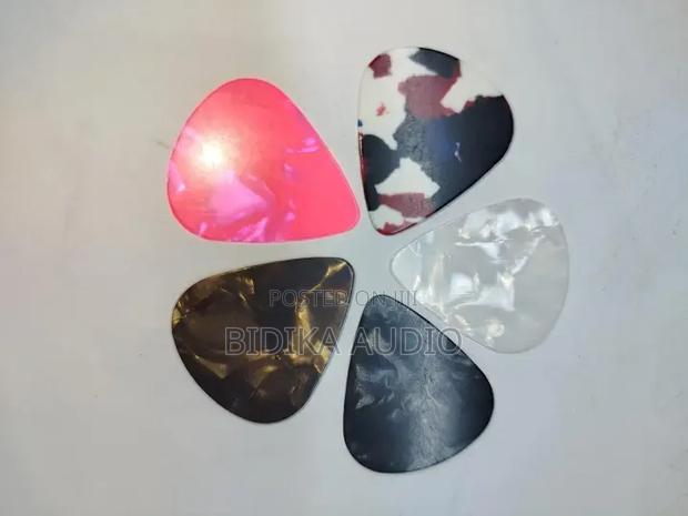 5 Guitar Picks/Pectrum High Quality, Different Thickness