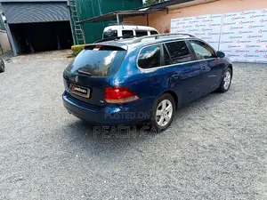 Volkswagen Golf 2012 Blue