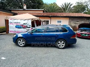 Volkswagen Golf 2012 Blue
