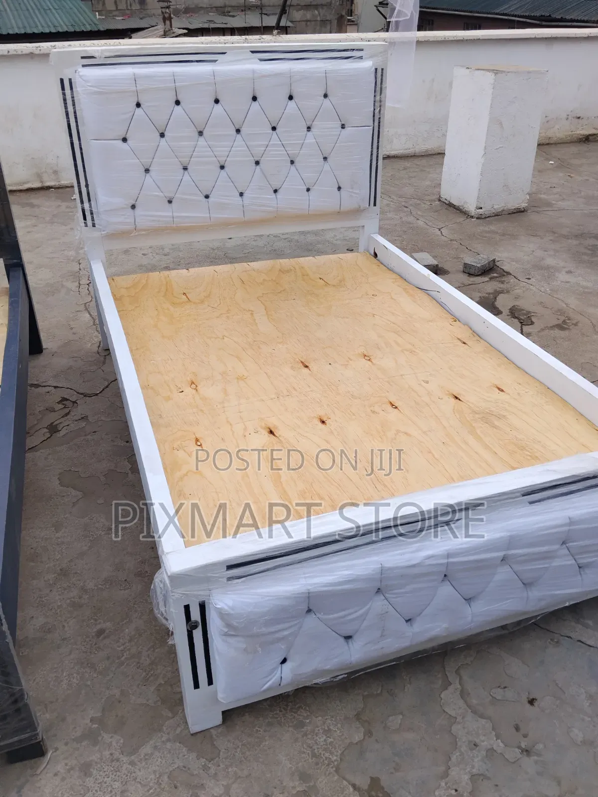 Mocket 4x6 Wooden Bed With Strong Frame