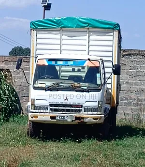 Mitsubishi Fuso 10 Wheeler
