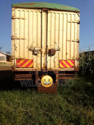 Mitsubishi Fuso 10 Wheeler