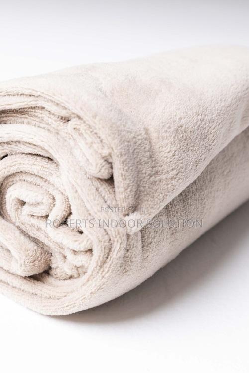 Microfleece Throw Blanket