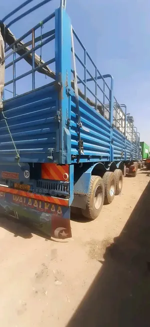 High Sided Trailer Available for Transport and Logistics Services I