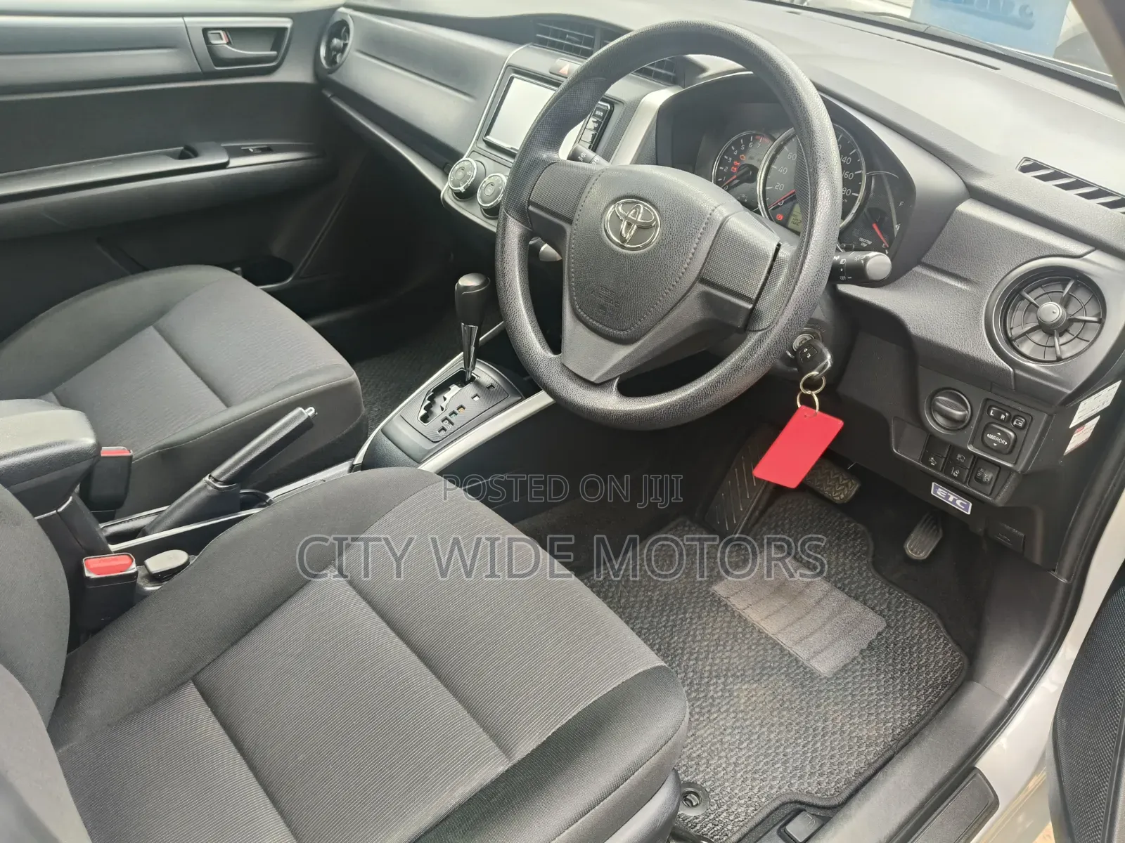 Toyota Corolla Fielder 1.5 Petrol FWD 2018 Silver