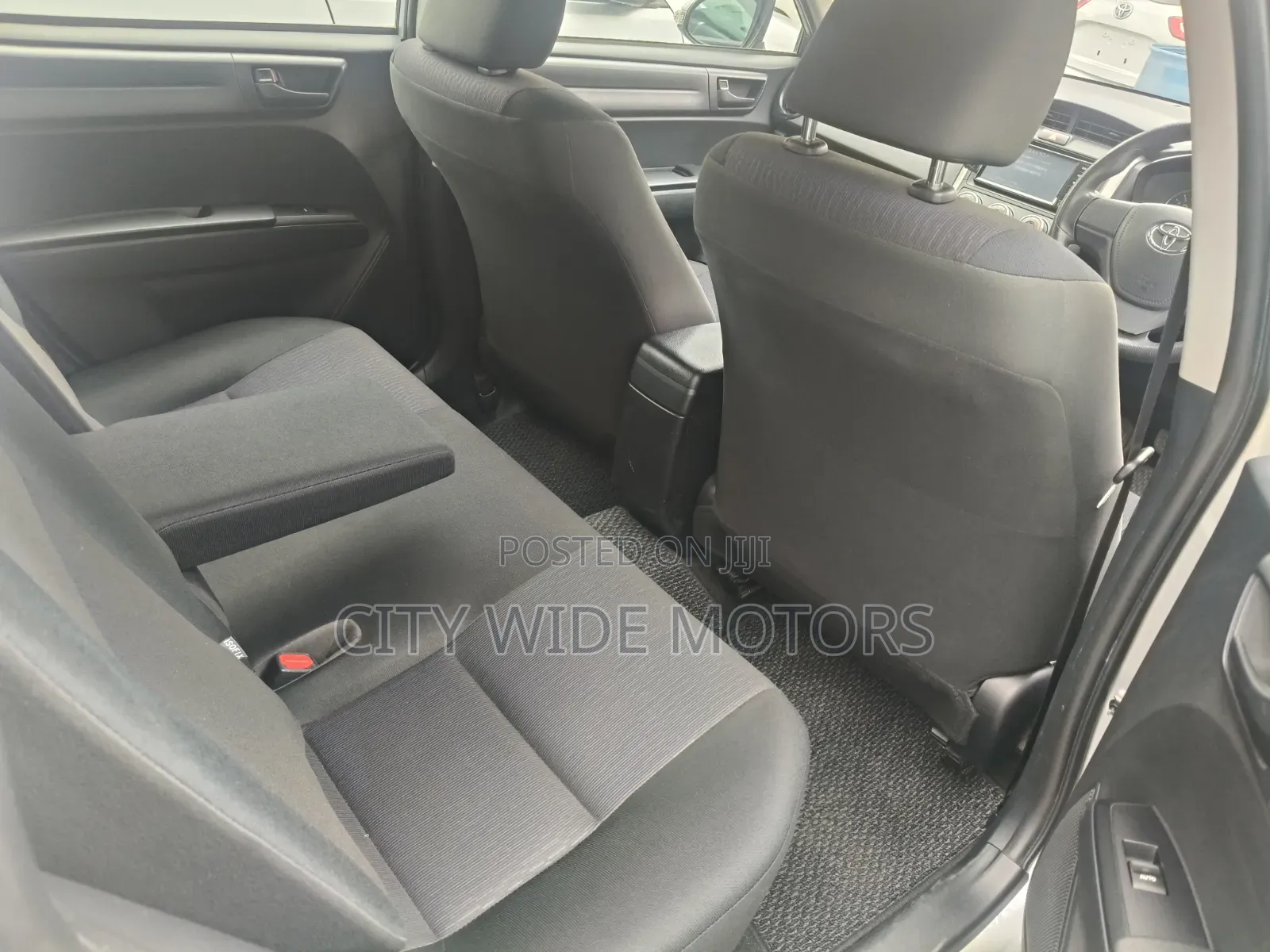 Toyota Corolla Fielder 1.5 Petrol FWD 2018 Silver