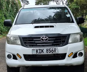 Toyota Hilux 2015 White