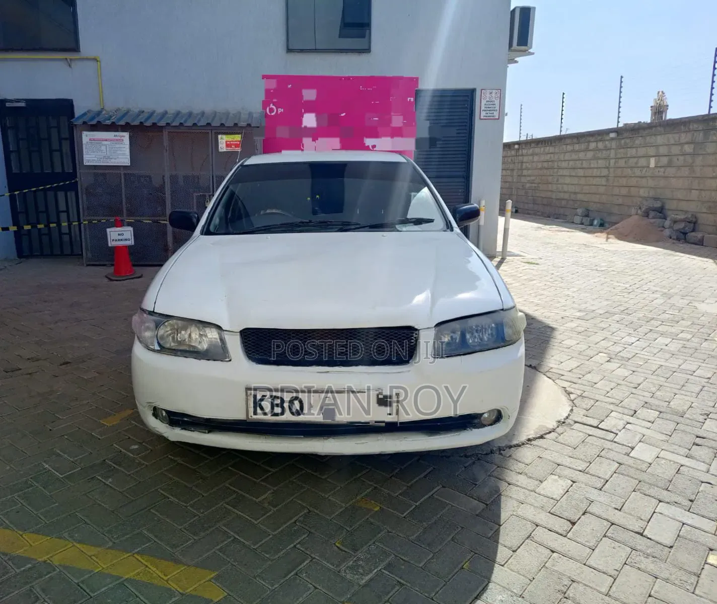 Nissan Advan 2004 White