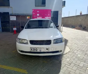 Nissan Advan 2004 White