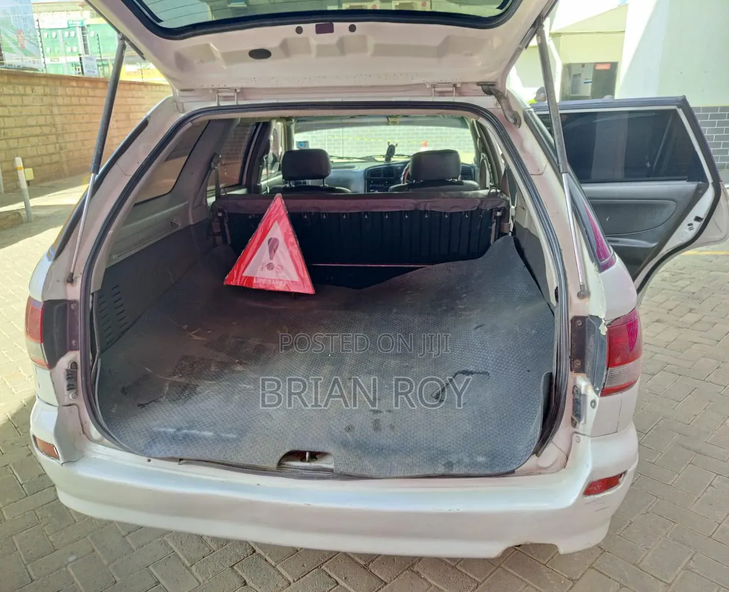 Nissan Advan 2004 White
