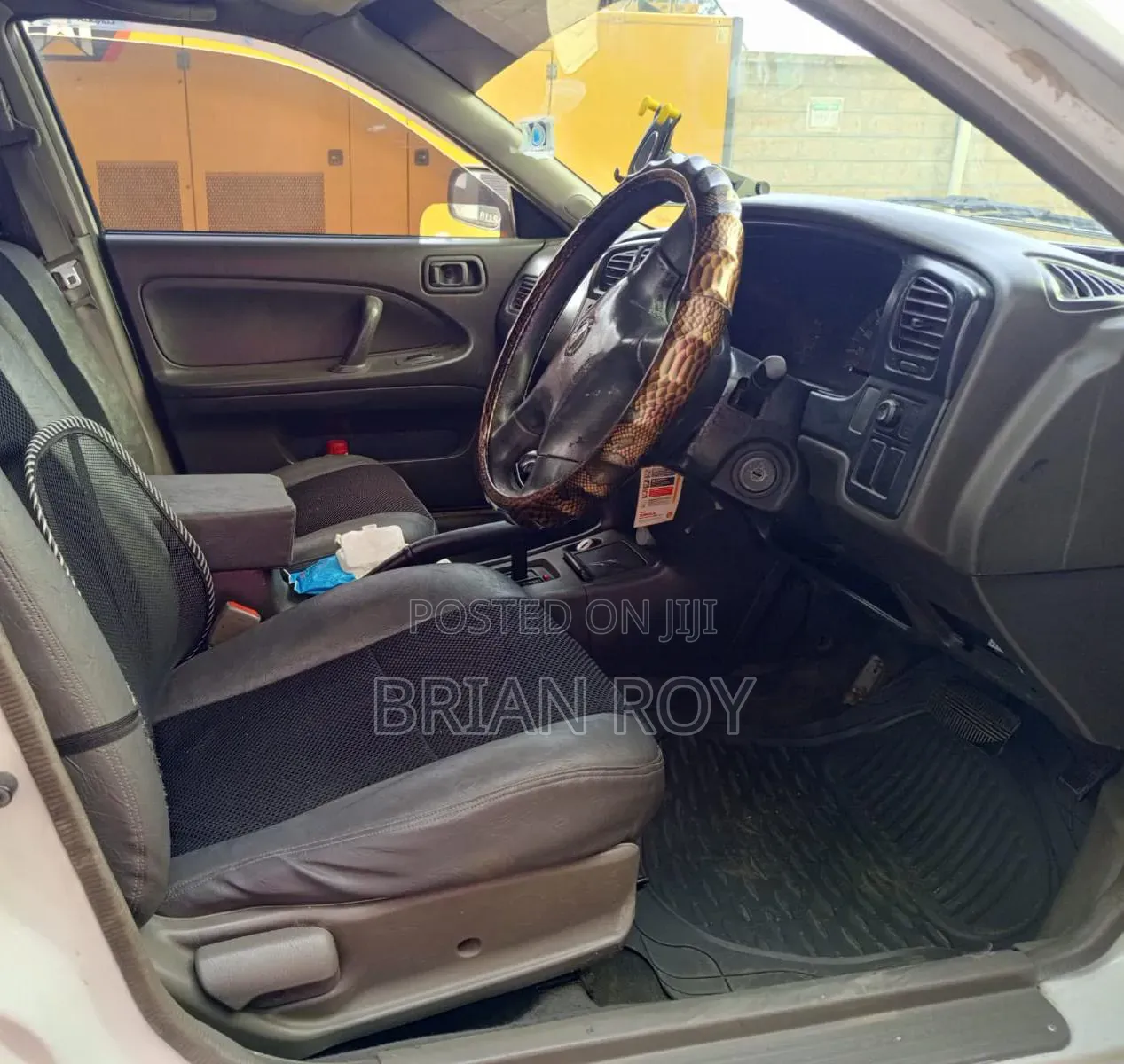 Nissan Advan 2004 White
