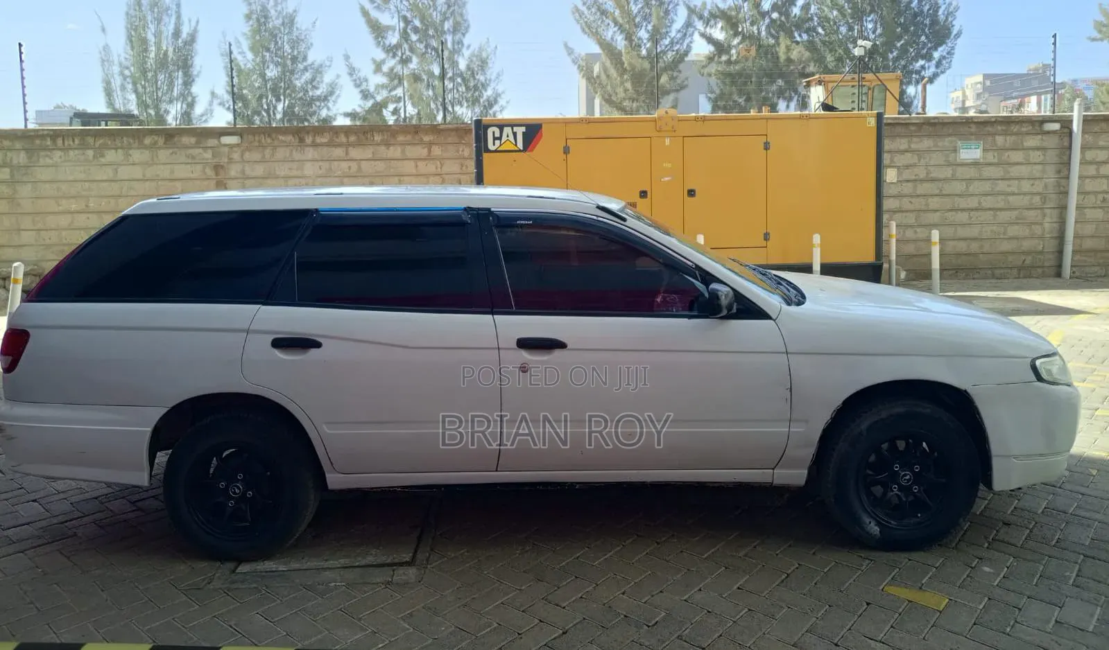 Nissan Advan 2004 White