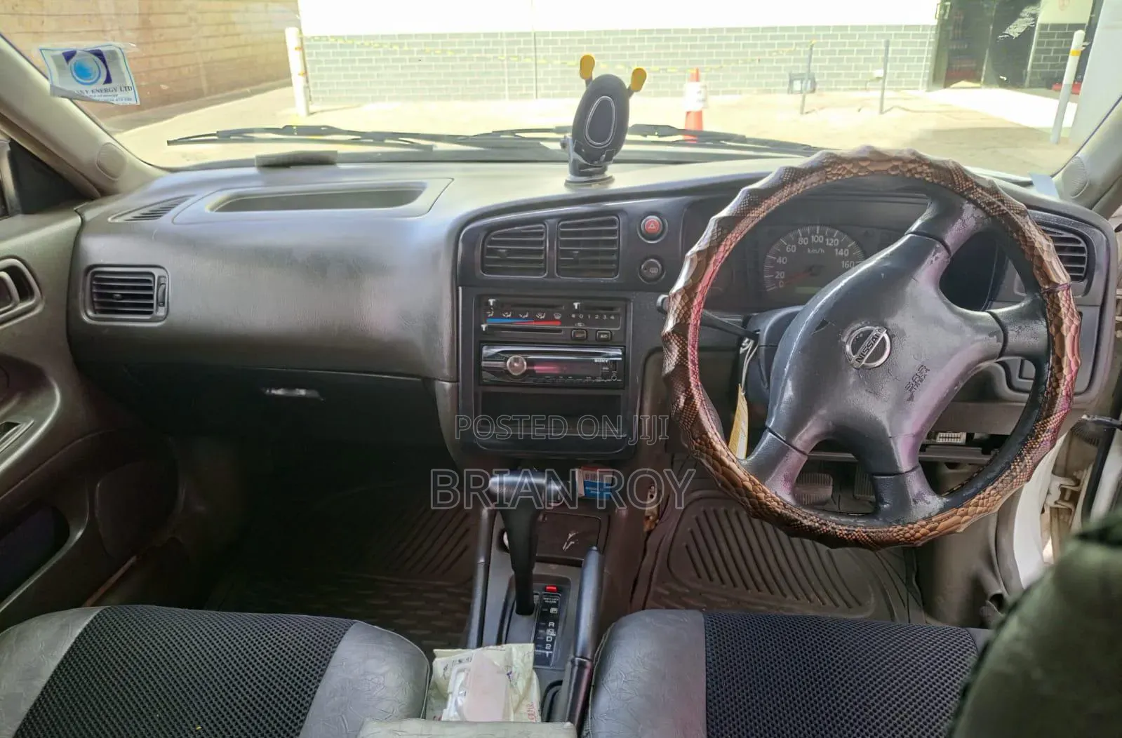 Nissan Advan 2004 White