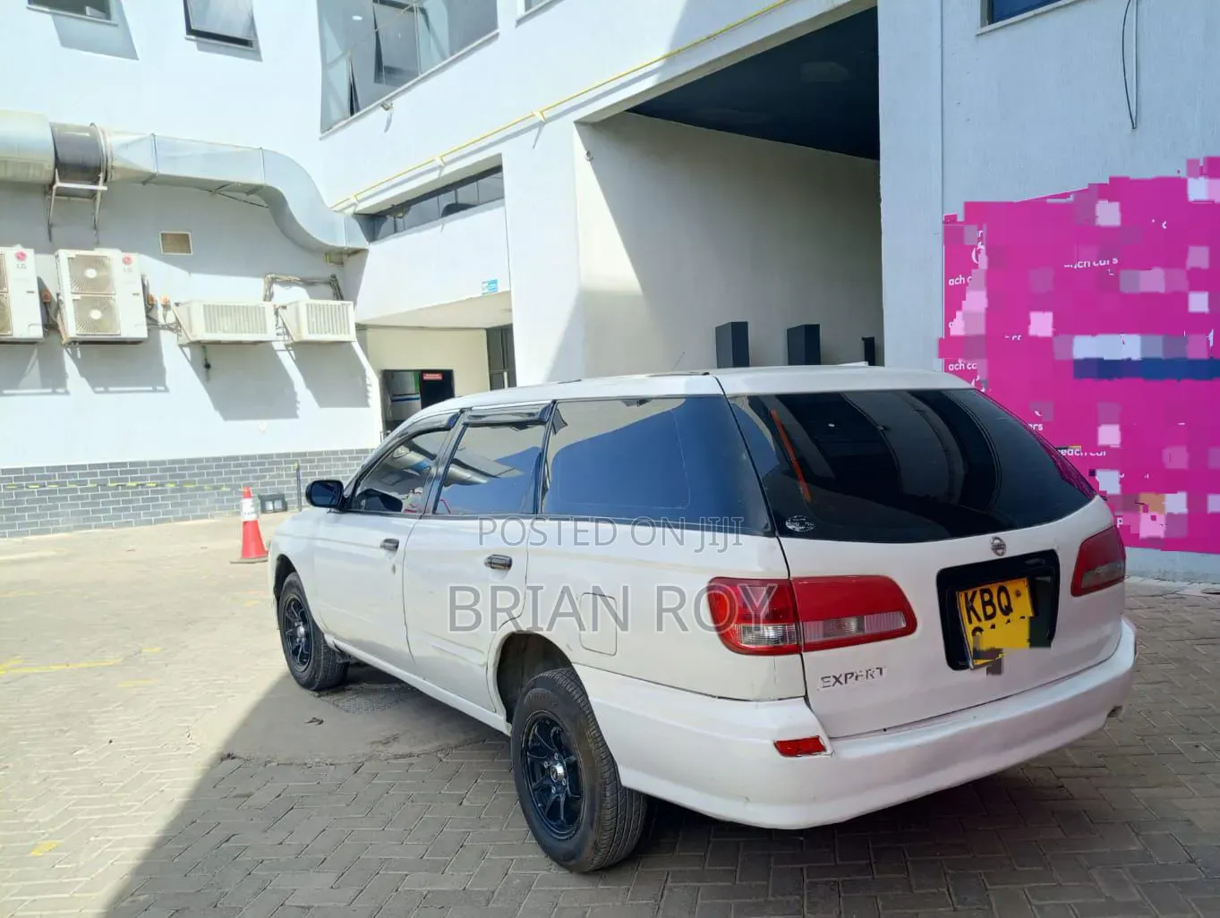 Nissan Advan 2004 White