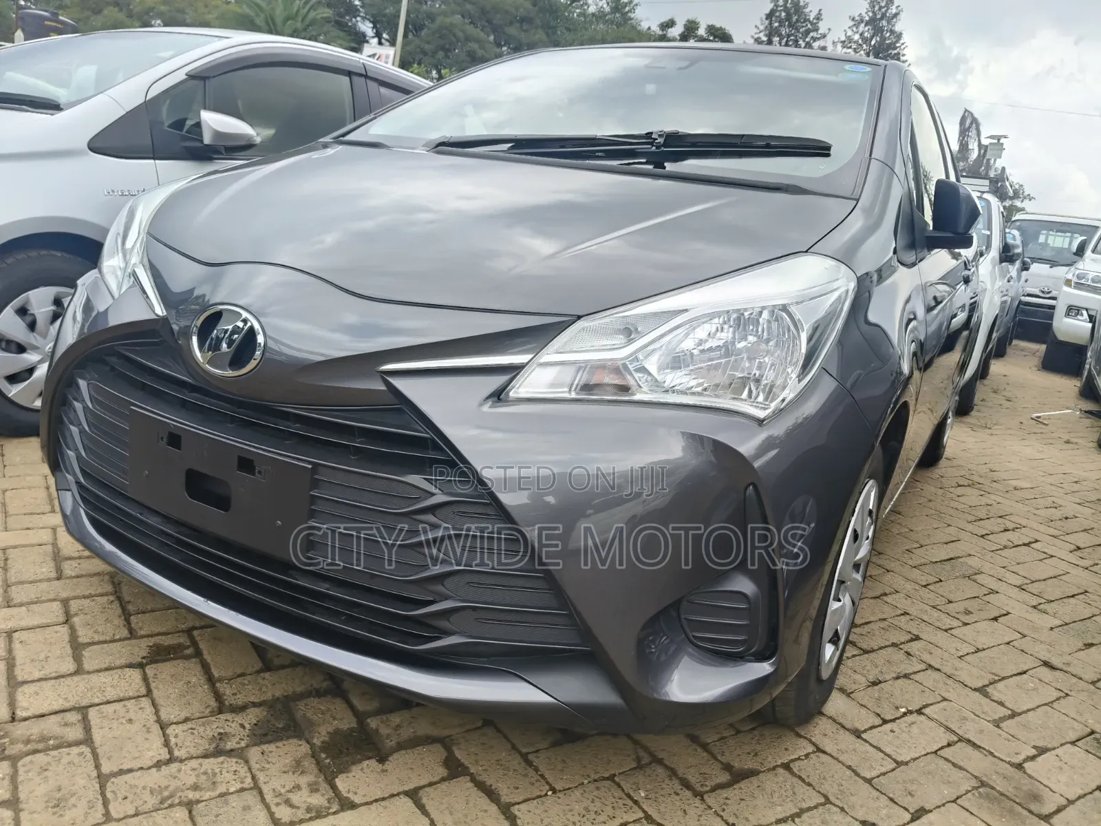 Toyota Vitz 1.0 FWD 5dr 2019 Gray