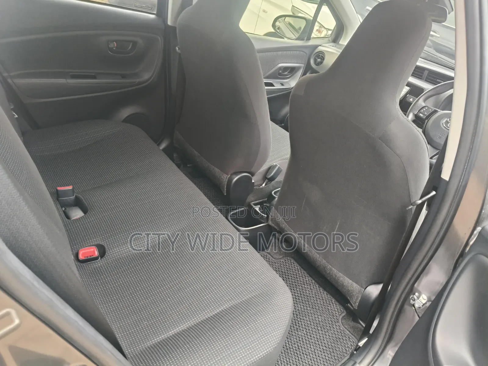 Toyota Vitz 1.0 FWD 5dr 2019 Gray