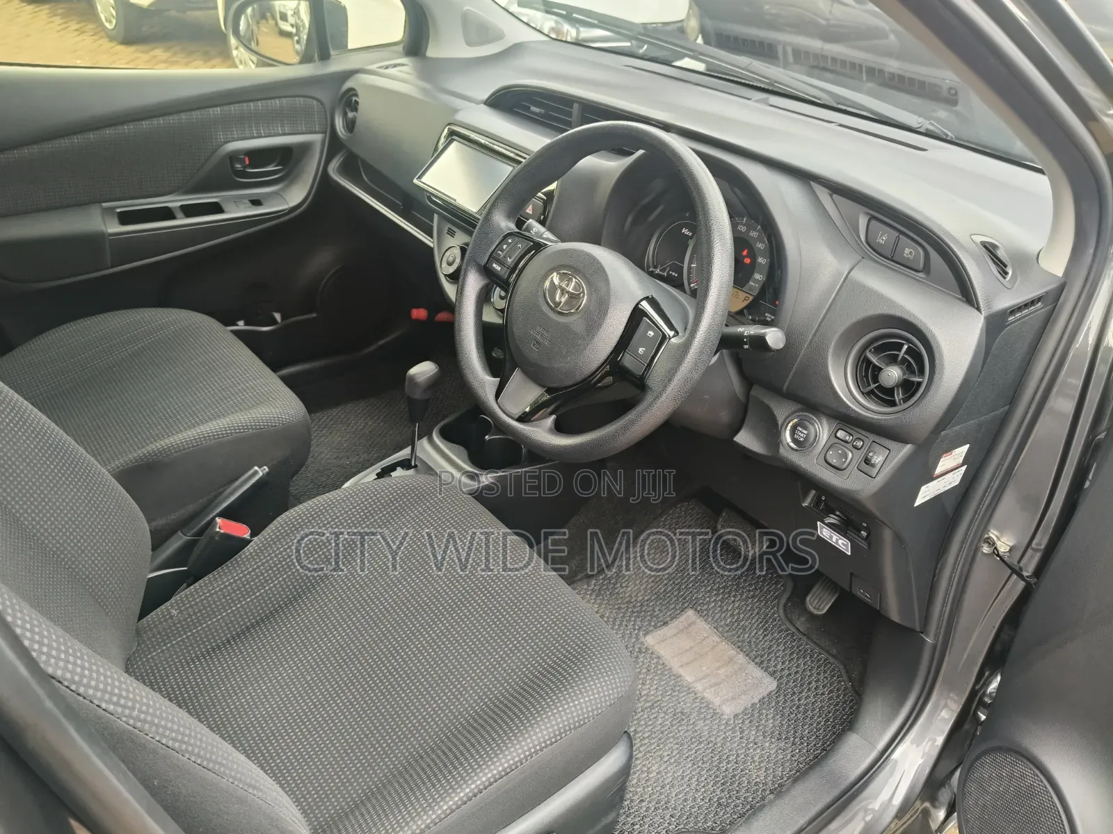 Toyota Vitz 1.0 FWD 5dr 2019 Gray