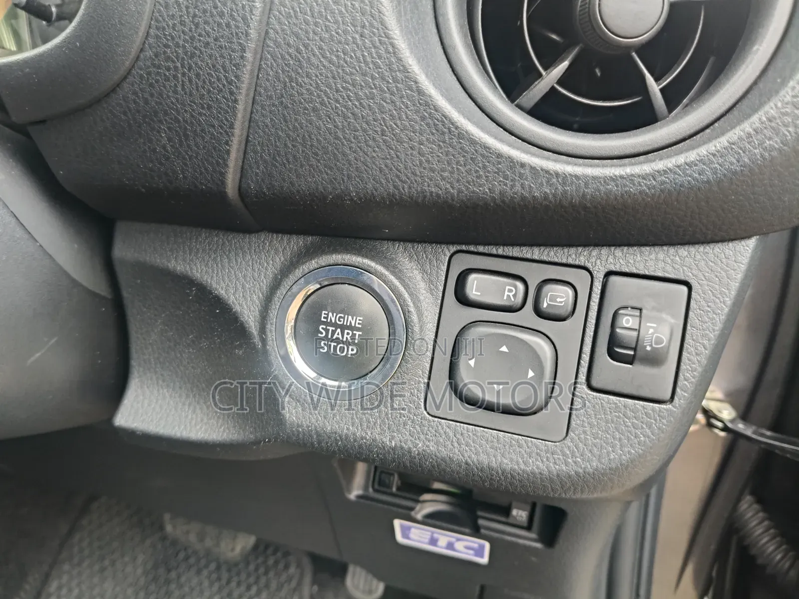 Toyota Vitz 1.0 FWD 5dr 2019 Gray