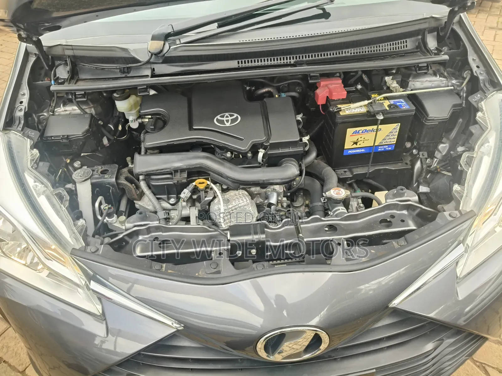 Toyota Vitz 1.0 FWD 5dr 2019 Gray