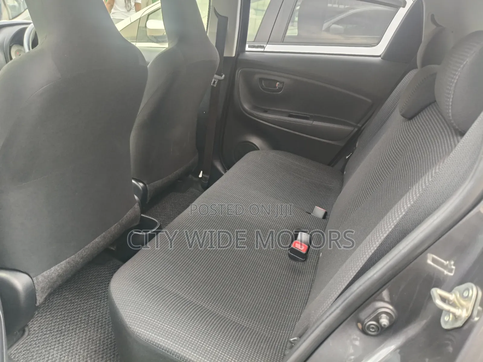 Toyota Vitz 1.0 FWD 5dr 2019 Gray