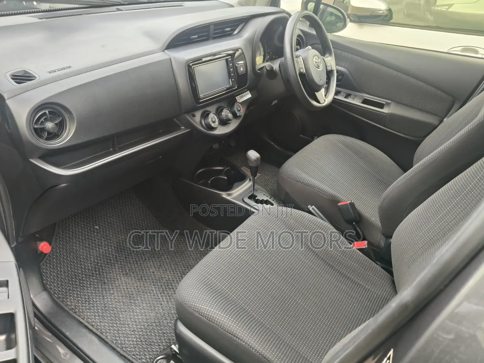 Toyota Vitz 1.0 FWD 5dr 2019 Gray