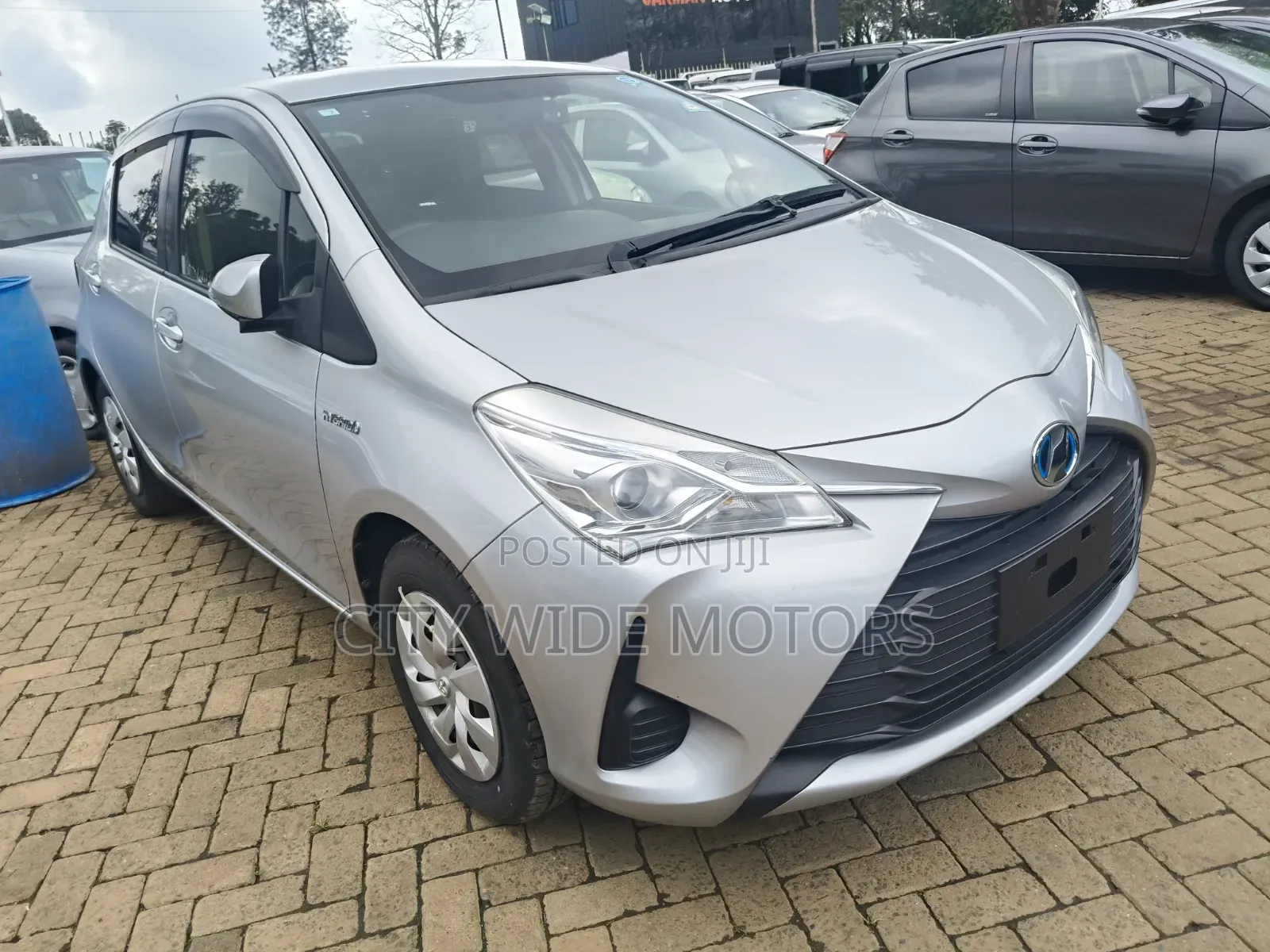 Toyota Vitz 1.5 FWD Hybrid 5dr 2018 Silver
