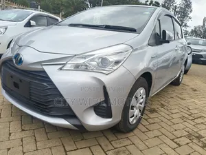 Toyota Vitz 1.5 FWD Hybrid 5dr 2018 Silver