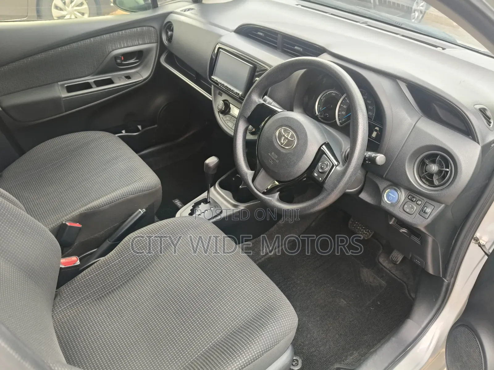 Toyota Vitz 1.5 FWD Hybrid 5dr 2018 Silver