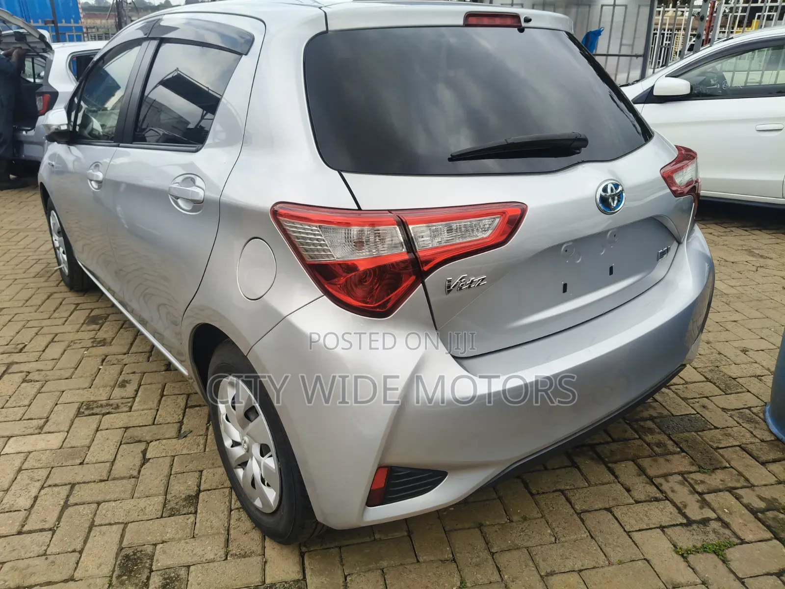 Toyota Vitz 1.5 FWD Hybrid 5dr 2018 Silver