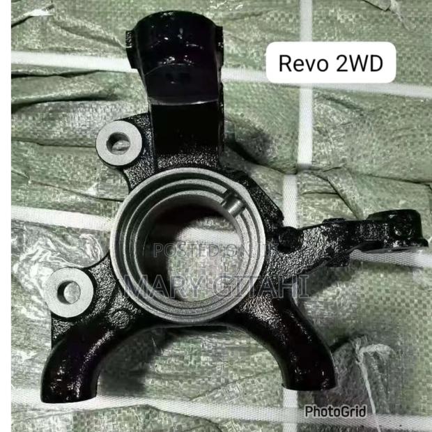 Steering Knuckles Revo2wd