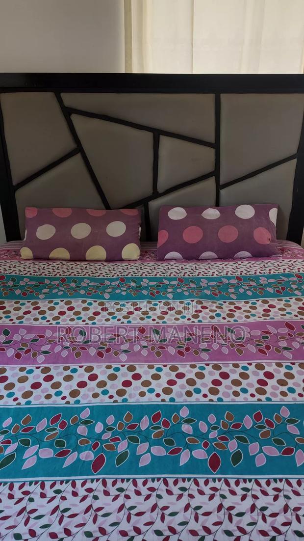 King Size Bed - 6 by 6 - thumbnail 5