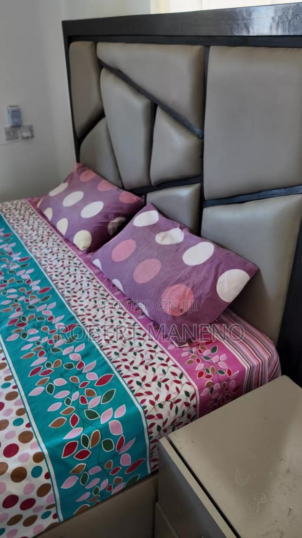 King Size Bed - 6 by 6 - thumbnail 6