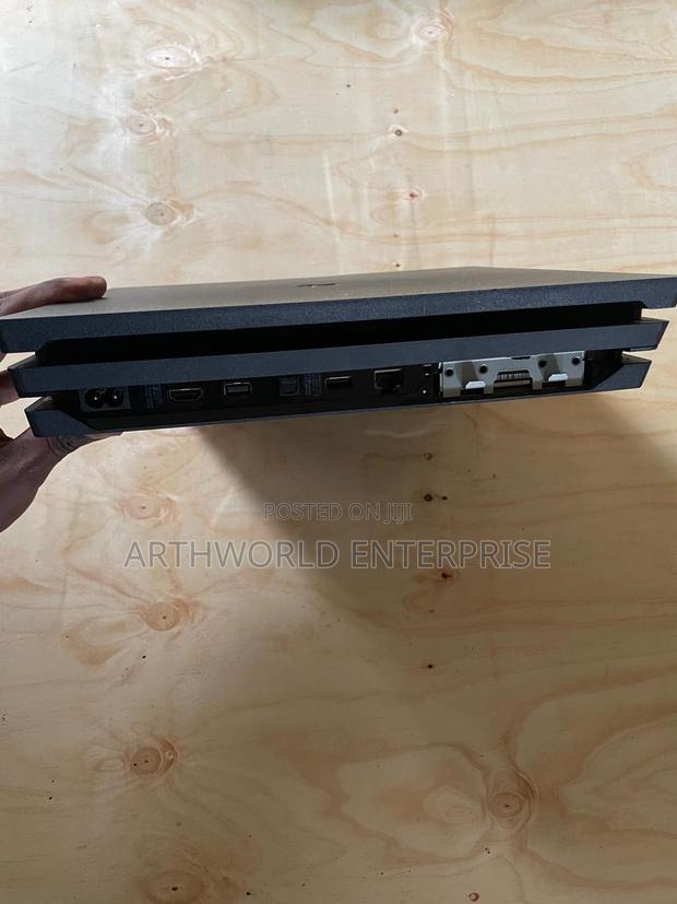 Playstation 4 Pro | Ps4 Pro (2 Pads) - 512 Gb - thumbnail 4