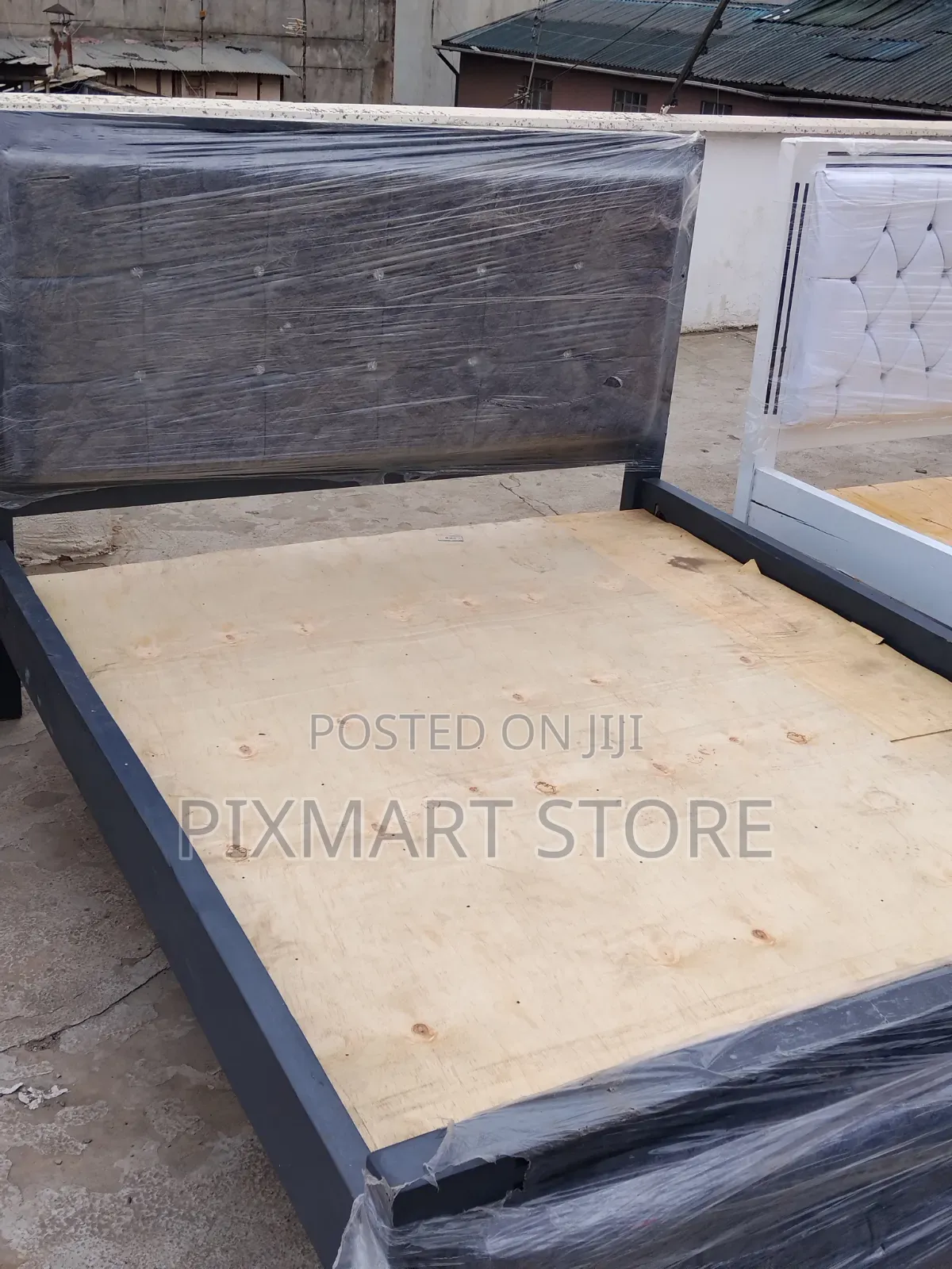 Modern 5x6 Bed With Strong Support