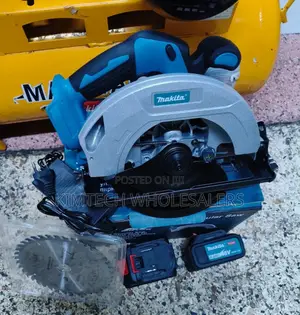 Makita Cordless Circular Saw 
96v 2 Batteries