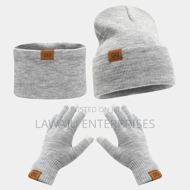 Knitted Gloves