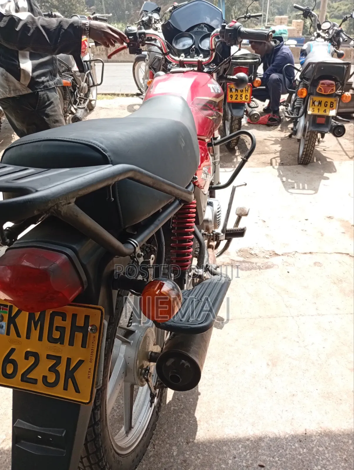 TVS HLX Plus ES 2024 Red
