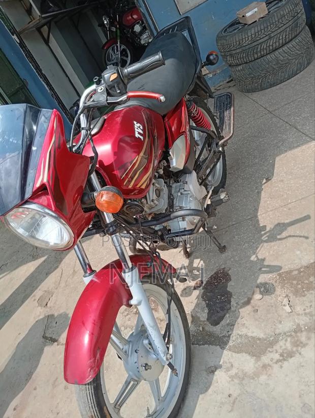 TVS HLX Plus ES 2024 Red - thumbnail 2