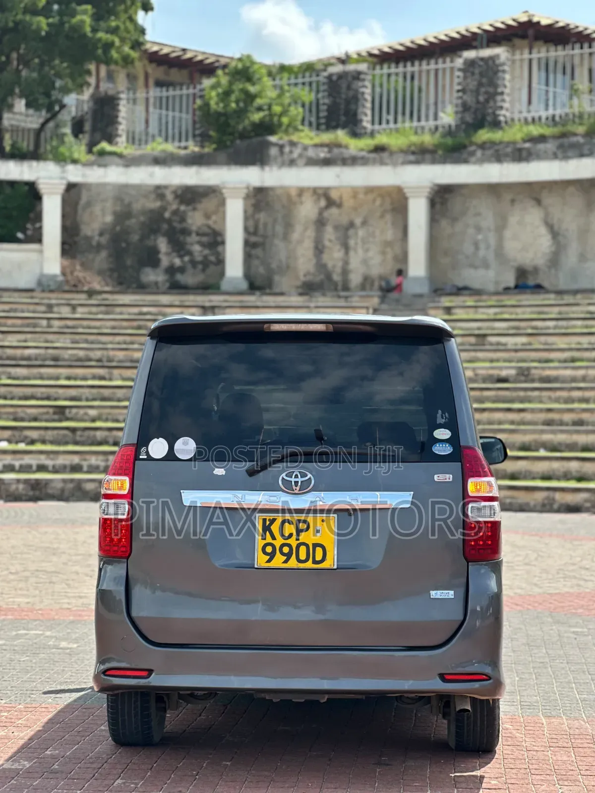 Toyota Noah 2011 Gray