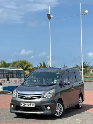 Toyota Noah 2011 Gray