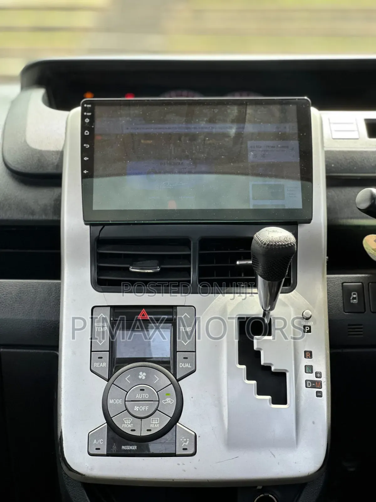 Toyota Noah 2011 Gray
