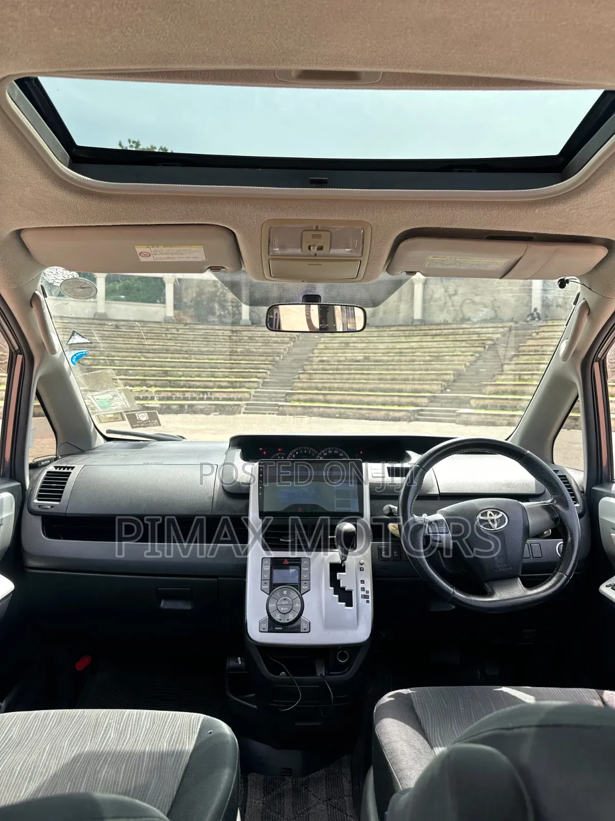 Toyota Noah 2011 Gray