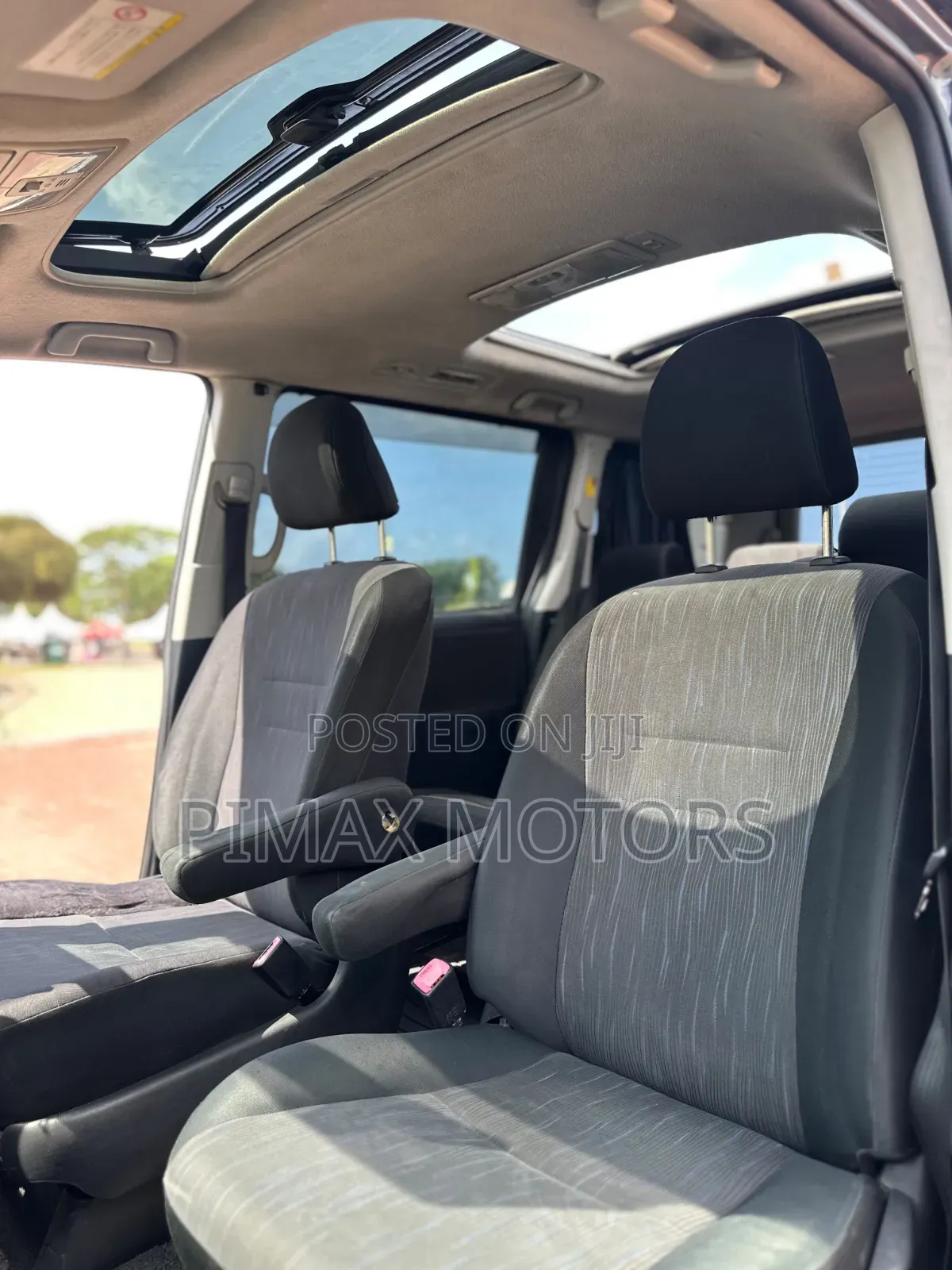 Toyota Noah 2011 Gray
