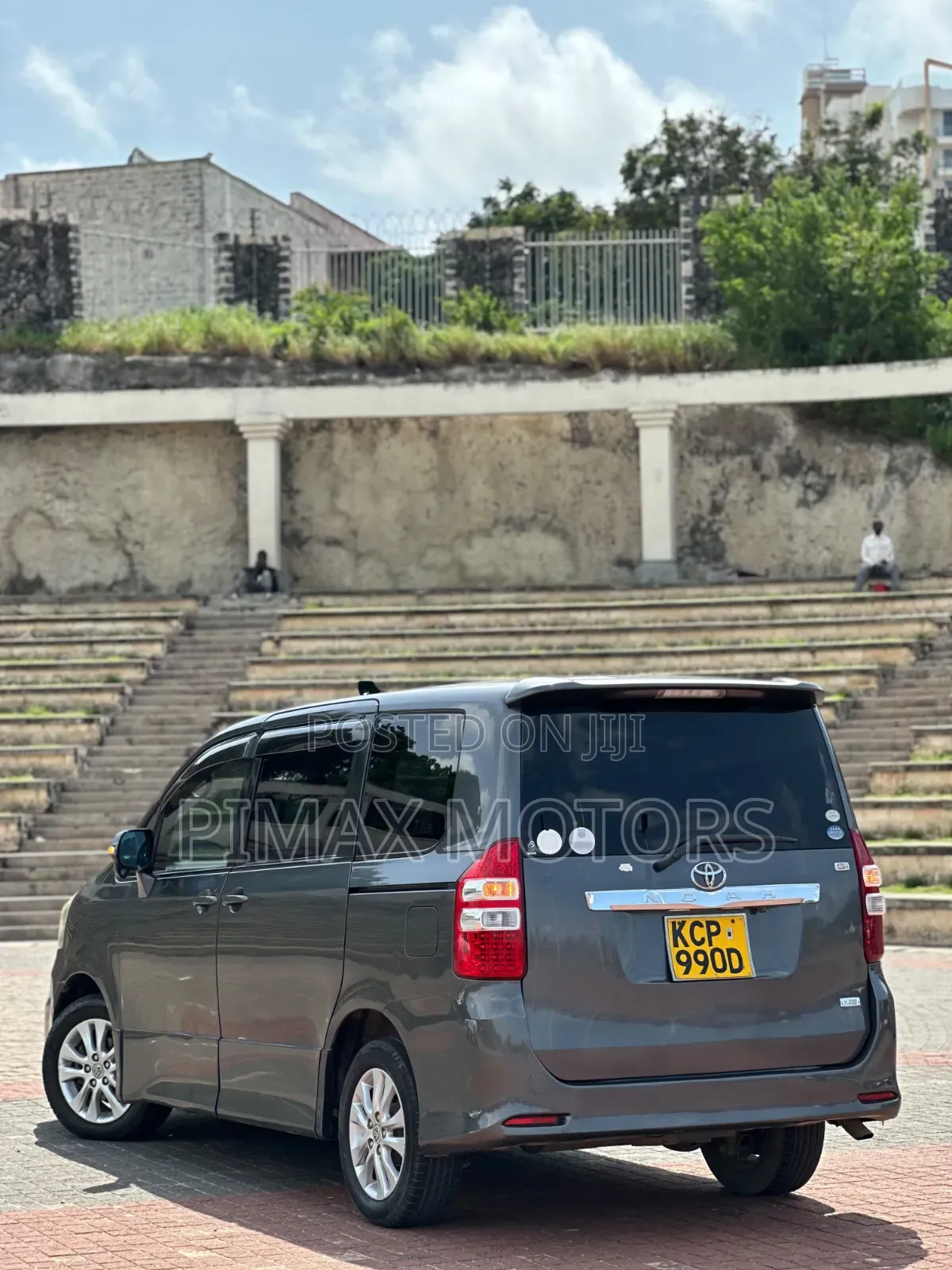 Toyota Noah 2011 Gray