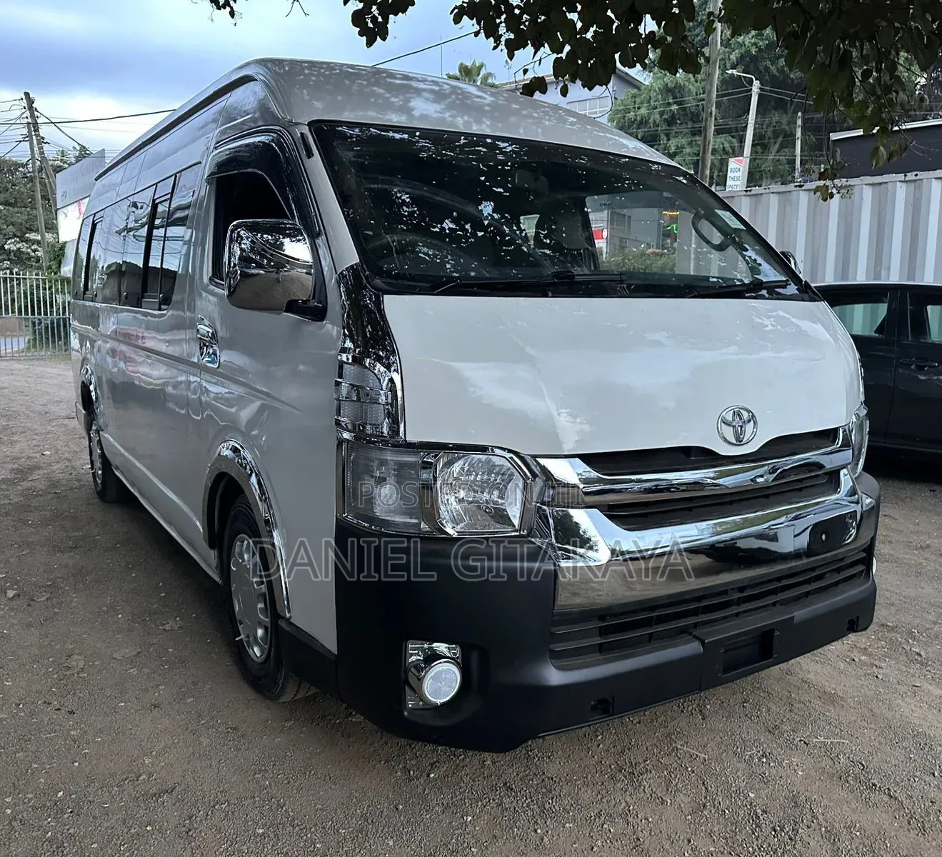 Toyota HiAce 2019 White