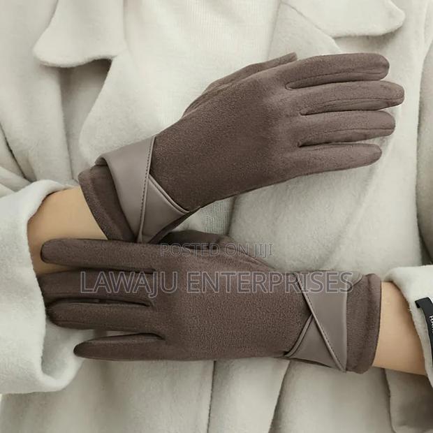 Leather Gloves - thumbnail 2